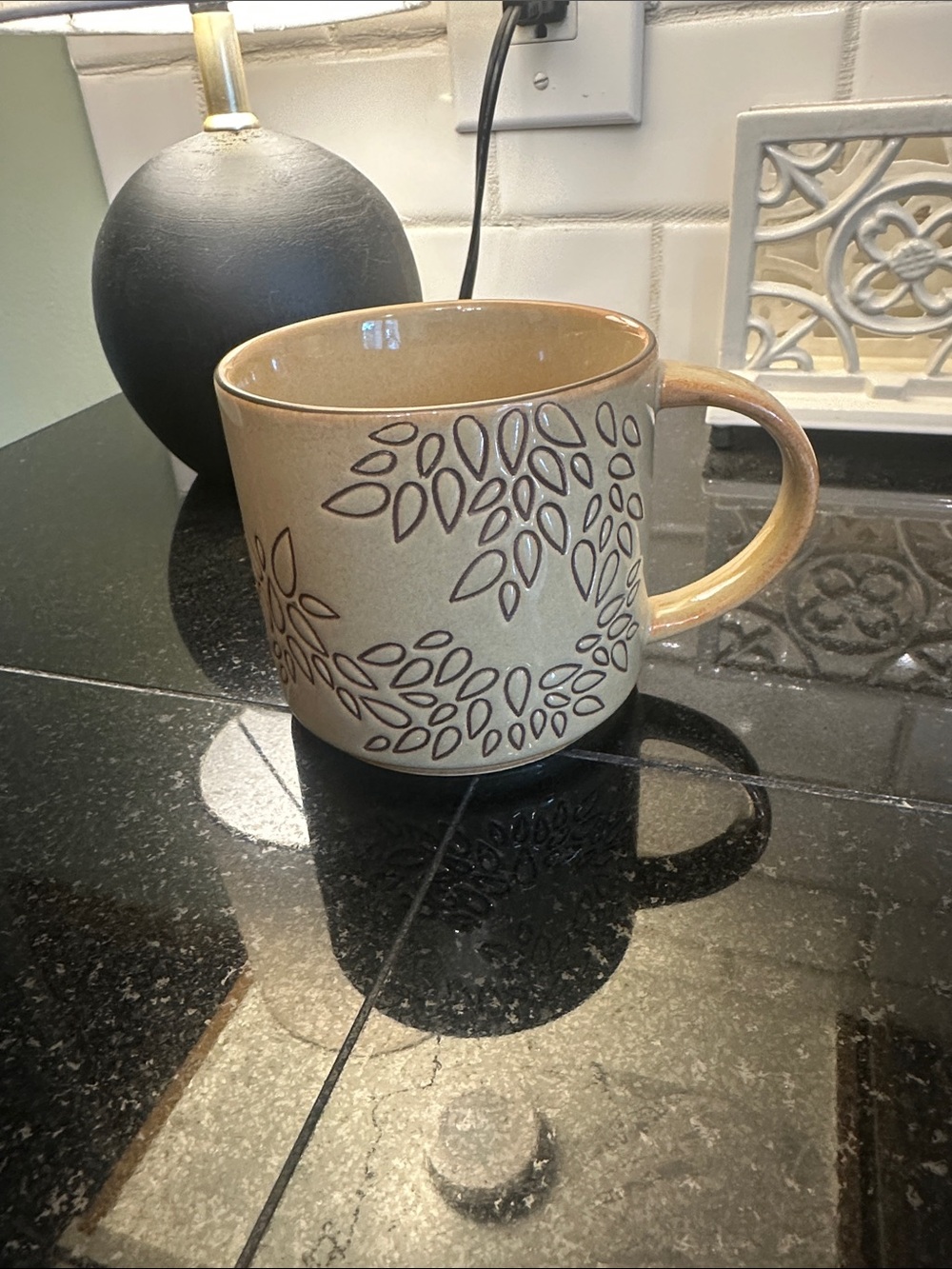 Starbucks Tan and Cream Leaf-Pattern Ceramic Mug